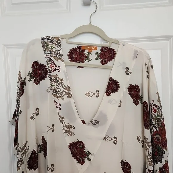 Clothing bundles 4 for 15 Beach cover up ALL CLOTHING. 4 FOR $15!!! - Picture 6 of 8